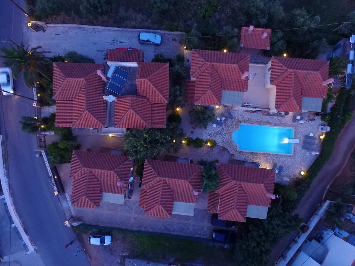 Finikes Apartments 스투파 외부 사진