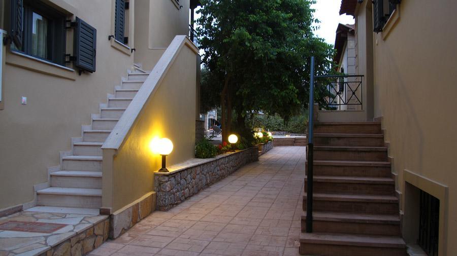 Finikes Apartments 스투파 외부 사진